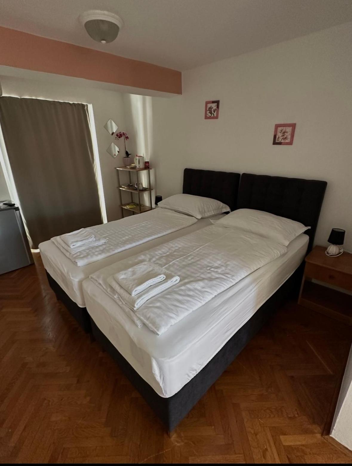 Apartment And Rooms Sidro Petrčane Kültér fotó